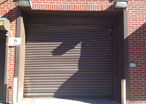 #offtracksgatenyc Off tracks roll up gate NYC